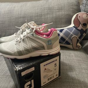 Brand new women golf shoes by FootJoy